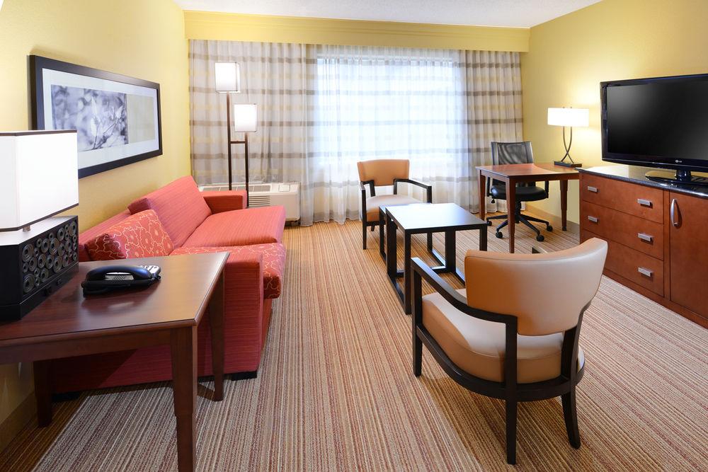 Courtyard By Marriott Dallas Plano In Legacy Park Exterior foto