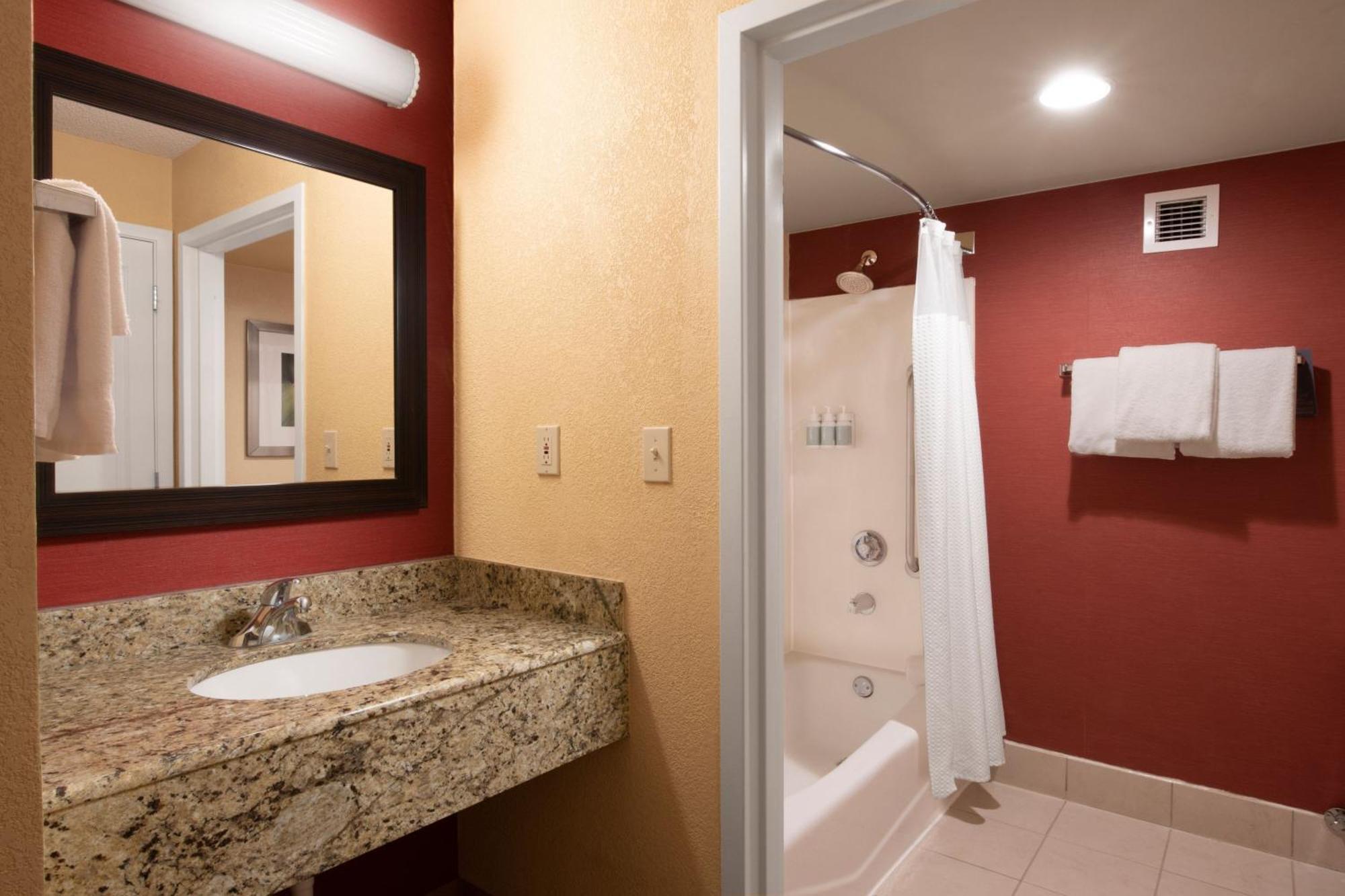 Courtyard By Marriott Dallas Plano In Legacy Park Exterior foto