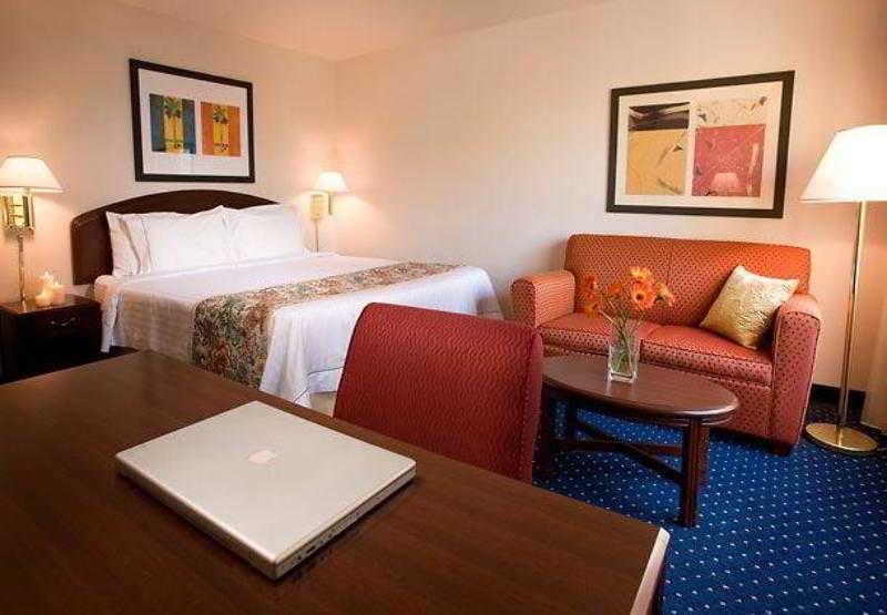 Courtyard By Marriott Dallas Plano In Legacy Park Habitación foto